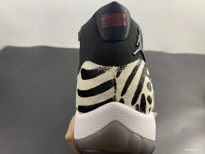 AR0715-010 INSTINCT 11 JORDAN ANIMAL AIR 1203